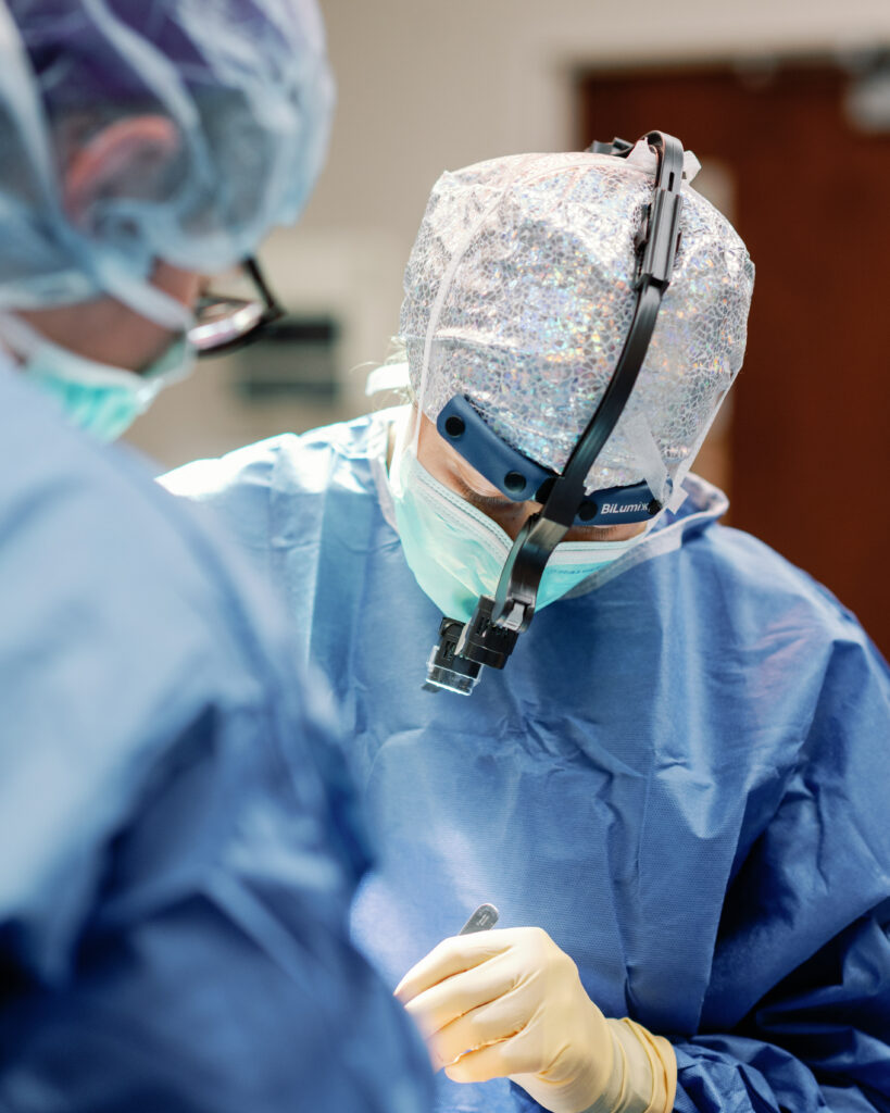 Dr. Sieffert performing a Tummy Tuck