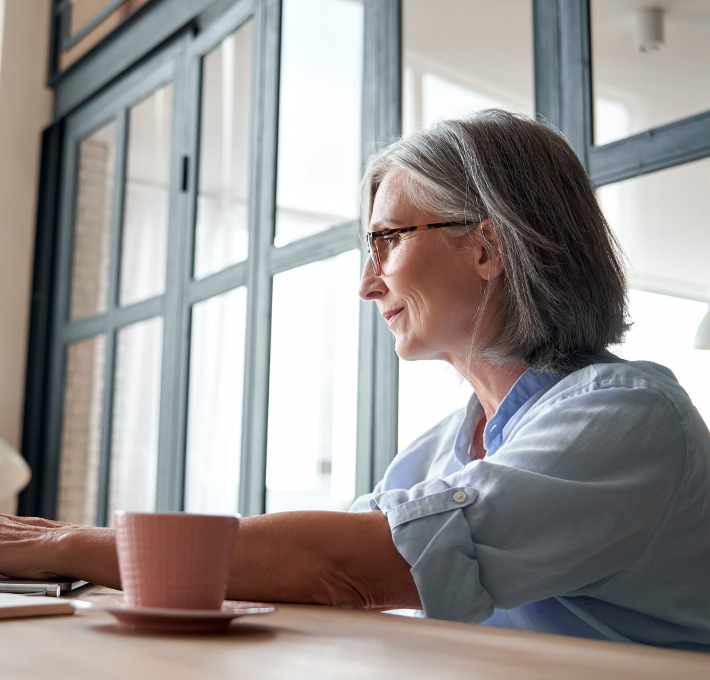 Patient back to work behind a computer