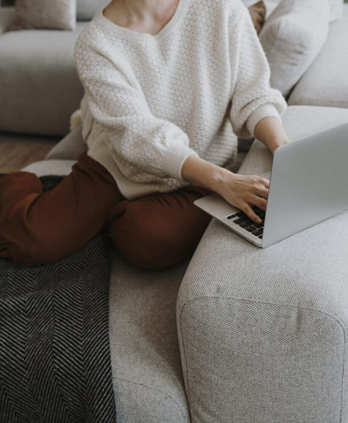A woman looking up talk therapists to help her with her ADHD symptoms